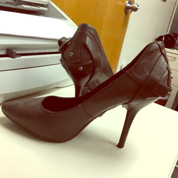 Vera Wang Shoes - Vera wang heels